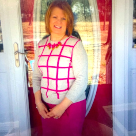 J. Crew Sweaters - J.Crew Women’s small Beautiful bright pink/light tan merino wool blend sweater